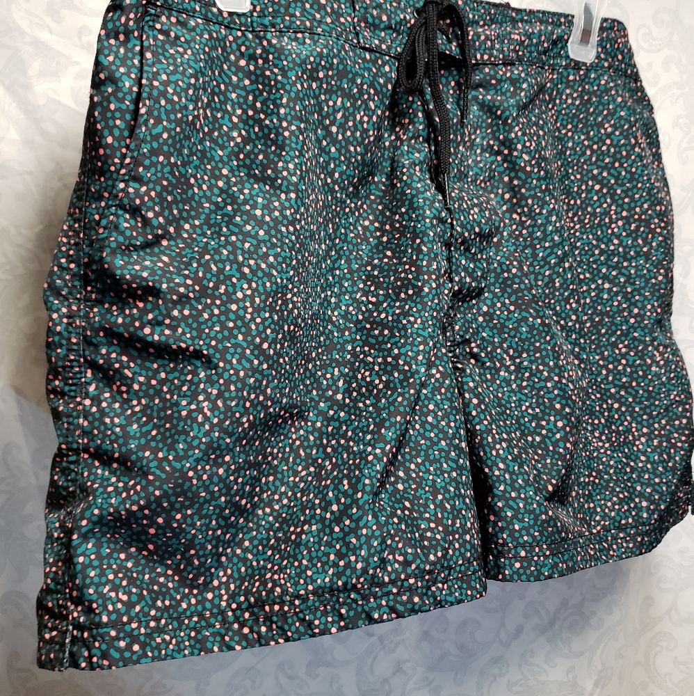 H&M swim trunks above knee fitted